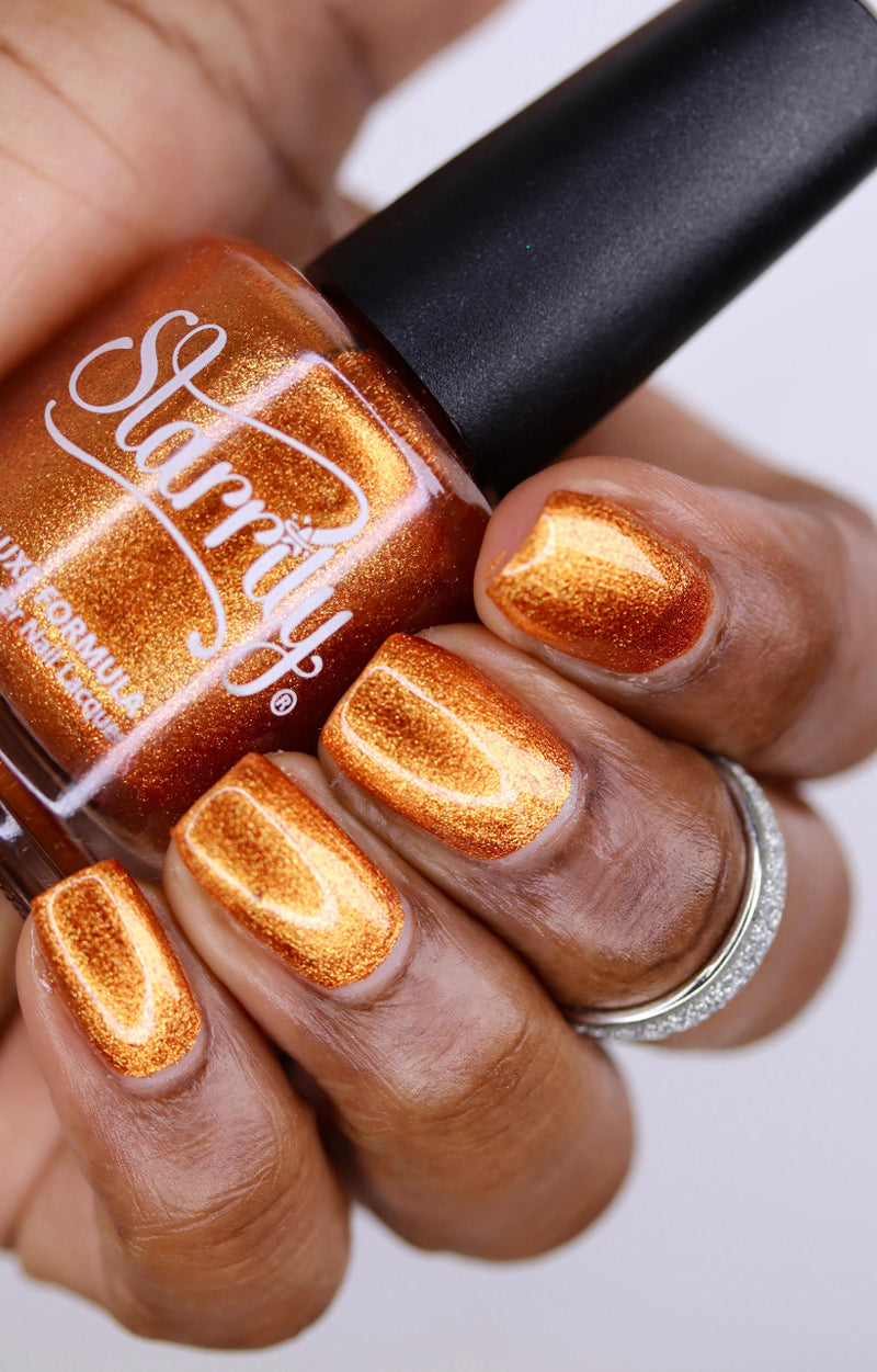 Foil effect GOLD nail polish with a reflective, cruelty-free, 10-free, vegan formula.