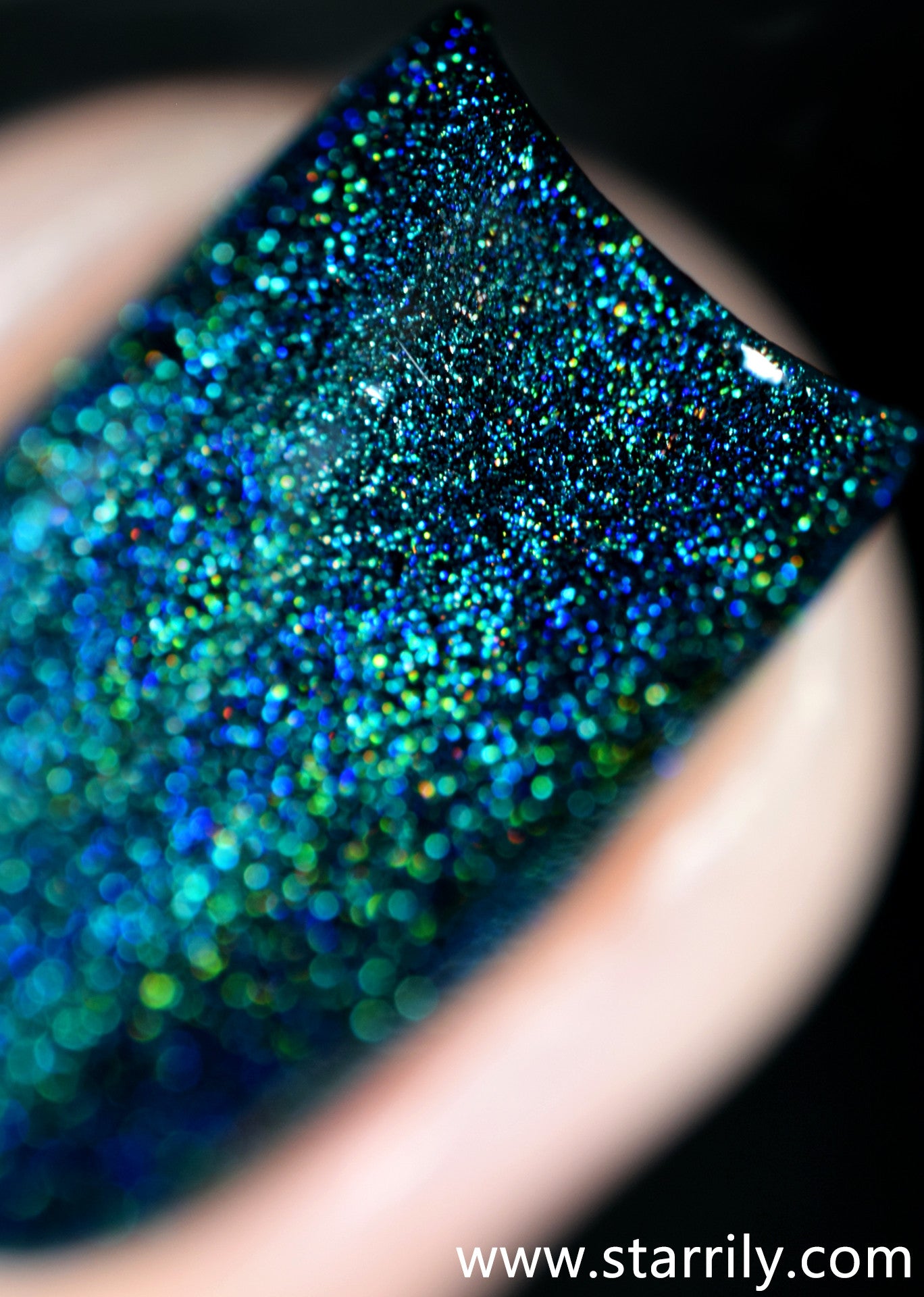 Quantum Energy is a beautiful green linear holographic nail polish